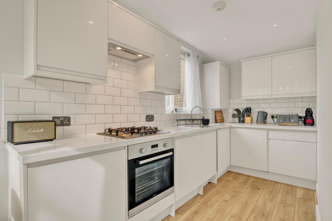 לונדון Homely 1Bed Apartment Vauxhall מראה חיצוני תמונה
