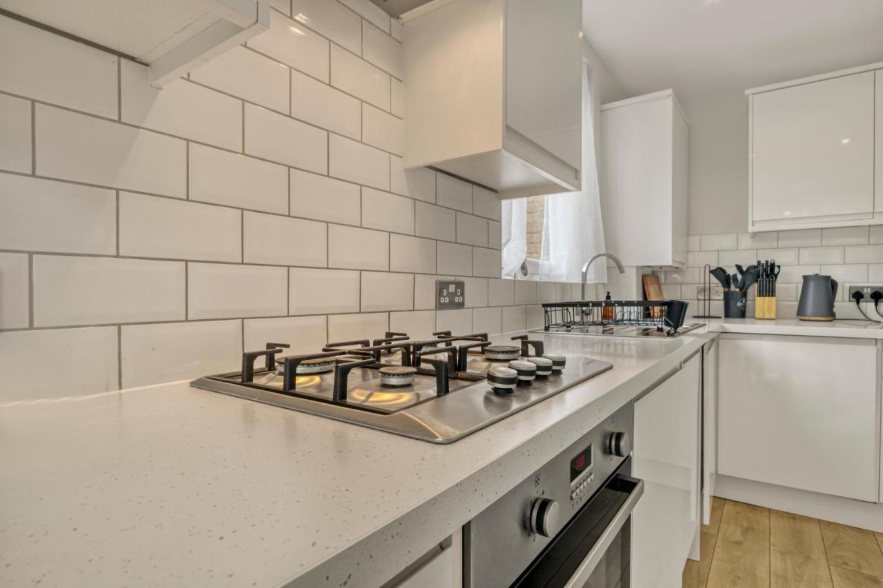 לונדון Homely 1Bed Apartment Vauxhall מראה חיצוני תמונה
