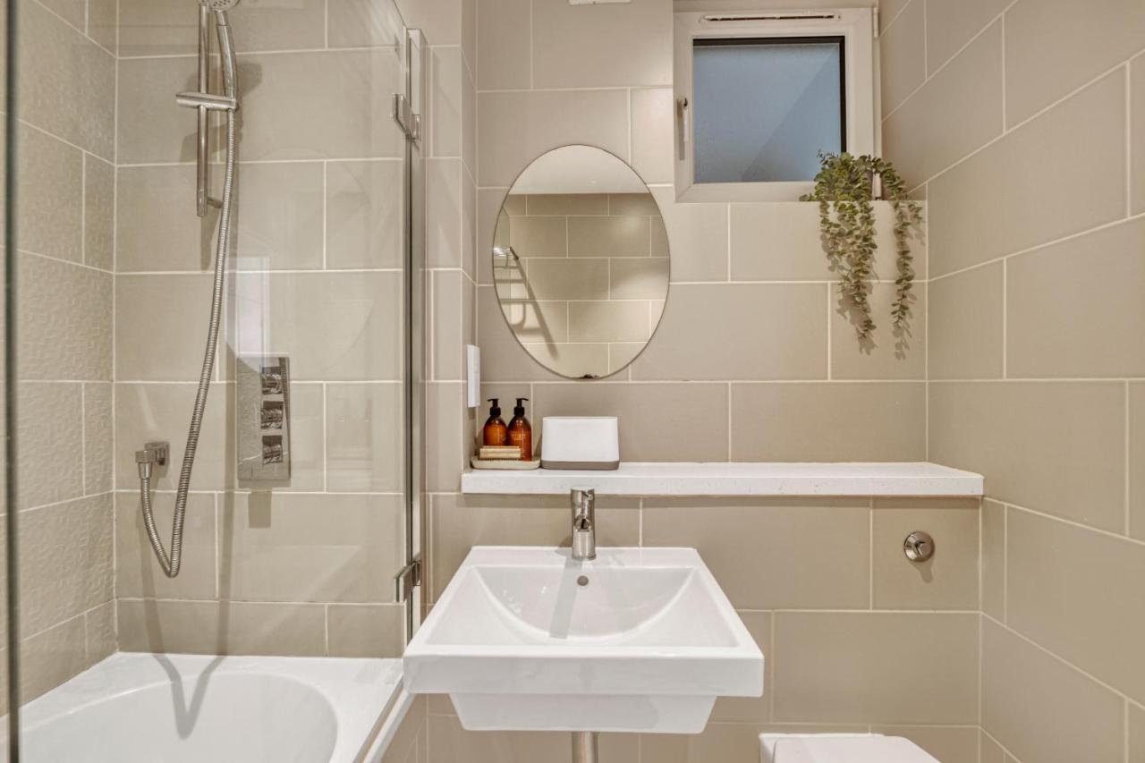 לונדון Homely 1Bed Apartment Vauxhall מראה חיצוני תמונה