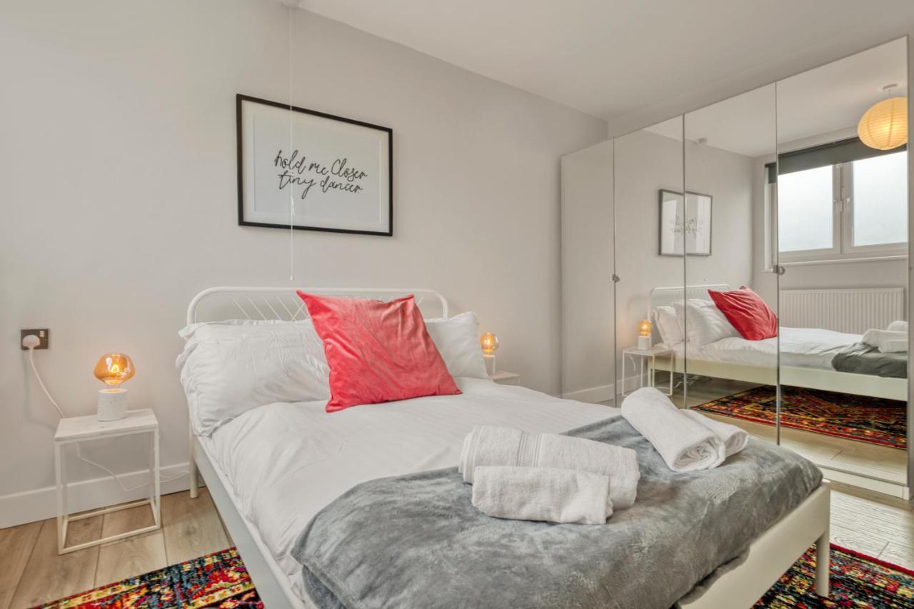 לונדון Homely 1Bed Apartment Vauxhall מראה חיצוני תמונה